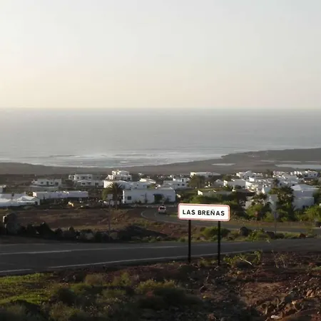 Feriehus Sleeps 2 Wifi T691366 *