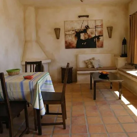 Sleeps 2 Wifi T691366 *